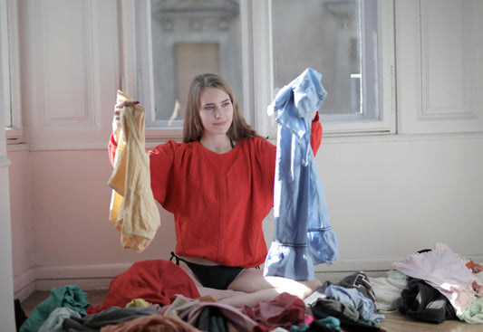 Try out the quickest way to iron clothes with EasyIron Spray. Straighten your clothes in 3 simple steps. No ironing board, no iron, and no electricity needed.