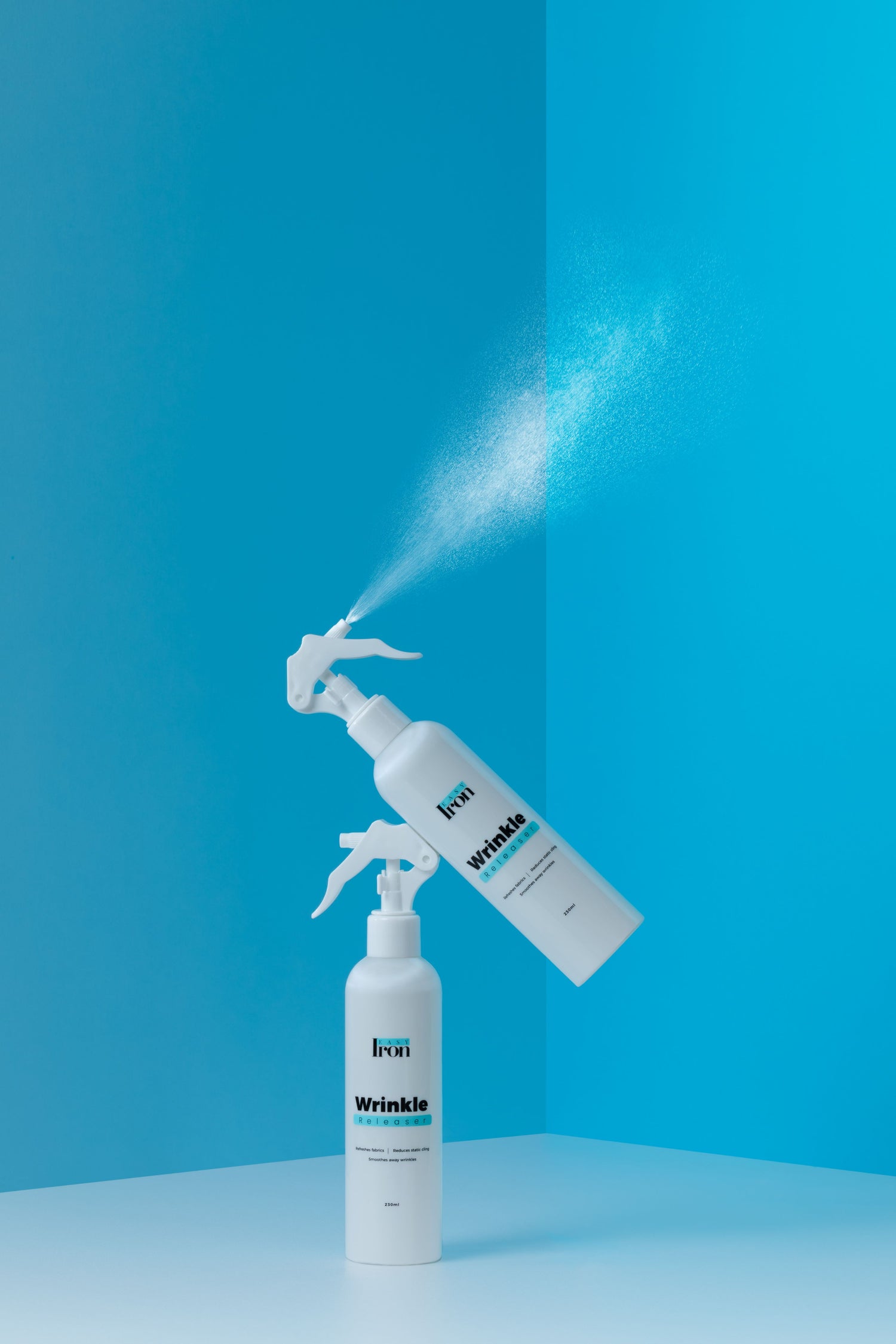 The easiest way to iron your clothes. EasyIron Spray comes with a spray mist bottle to ensure that the solution is distributed equally over your clothes. With our anti-static technology, the wrinkles in your clothes magically disappear! Did we also mention that our solution dries quickly?